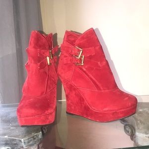 Red wedges